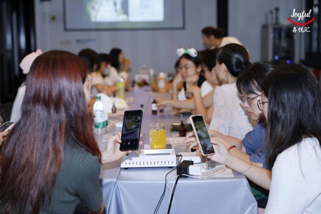 手作、派对妆容、珠绣胸针超多趣味活动等你参与凯发K8国际娱乐【报名】广府·生活美学：精油(图16)